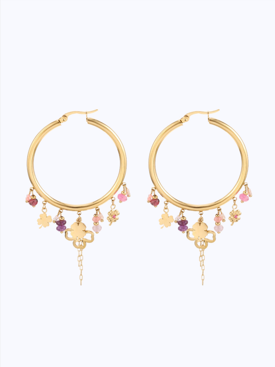 Boucles d'oreilles avec différents pendentifs