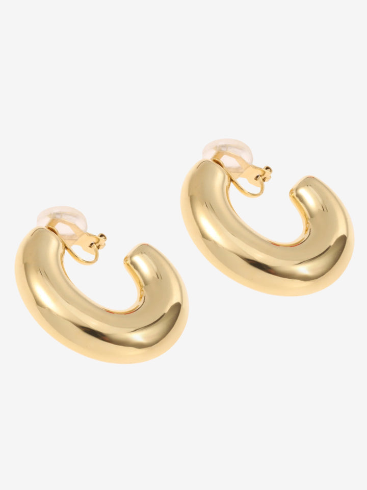 Minimalistic bold clip oorring