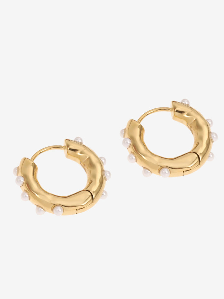 Minimalistic oorring met parels