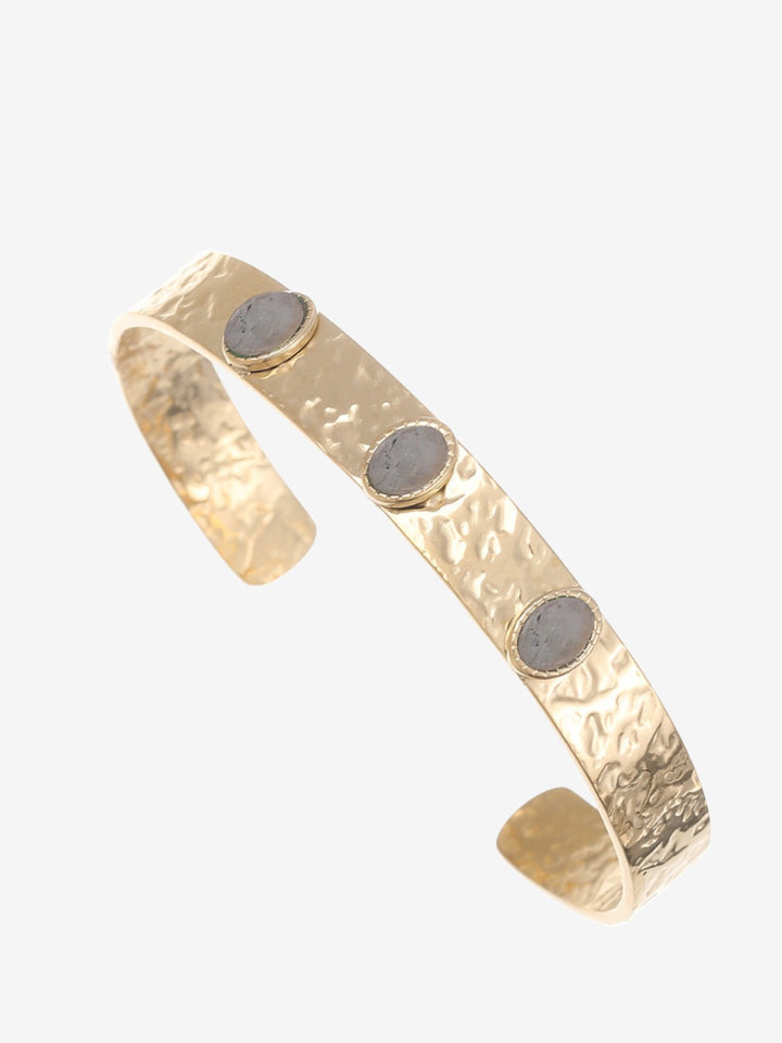 Bangle with stones scattered